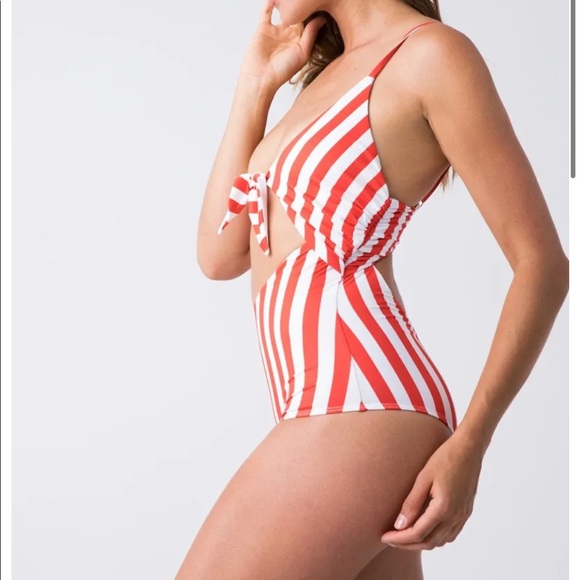 One piece swimsuit - Picture 4 of 4